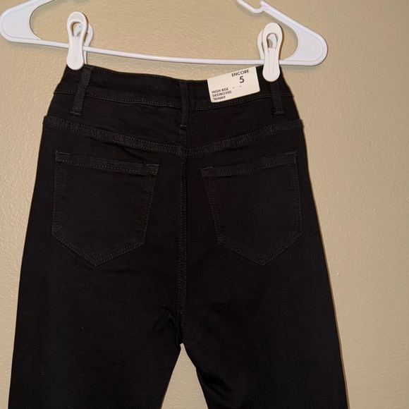 Forever 21 Black Skinny Jeans - Picture 9 of 11